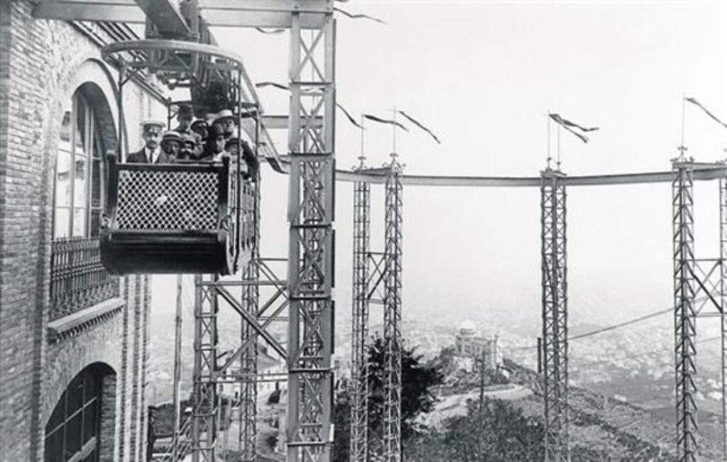 Atracción del parque Tibidabo Aeromagic, Embruixabruixes