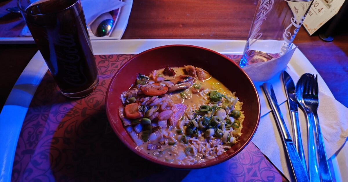 Arroz con curry y proteína de soja, en Baamboe Baai, Europa-Park